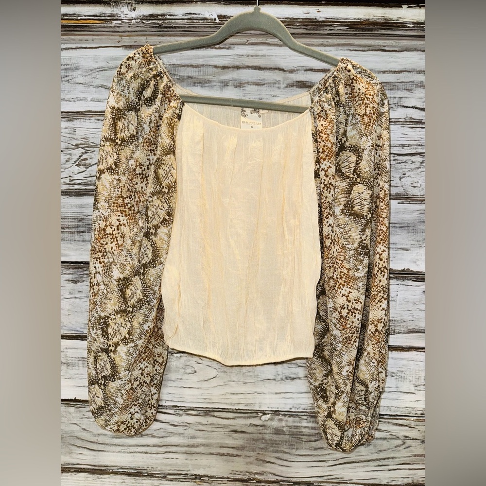 Blu-Pepper Cream and Snakeskin Chiffon Cropped Top Size Medium